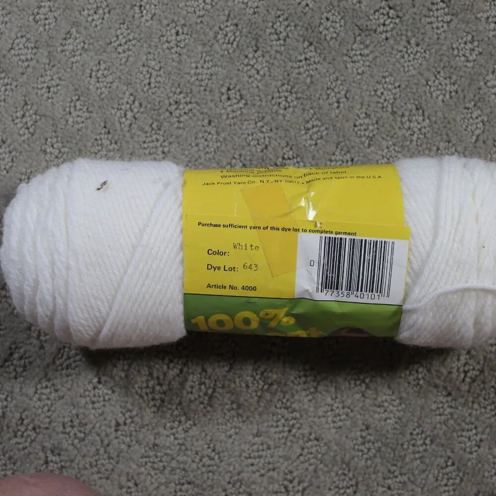 Lot of 4 Skeins Yarn Vintage & Current 100% Acrylic Wintuk Lion Brand Sayelle